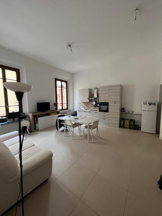 Grande Stanza Matrimoniale In Palazzo Signorile Apartment มิรันโดลา ภายนอก รูปภาพ