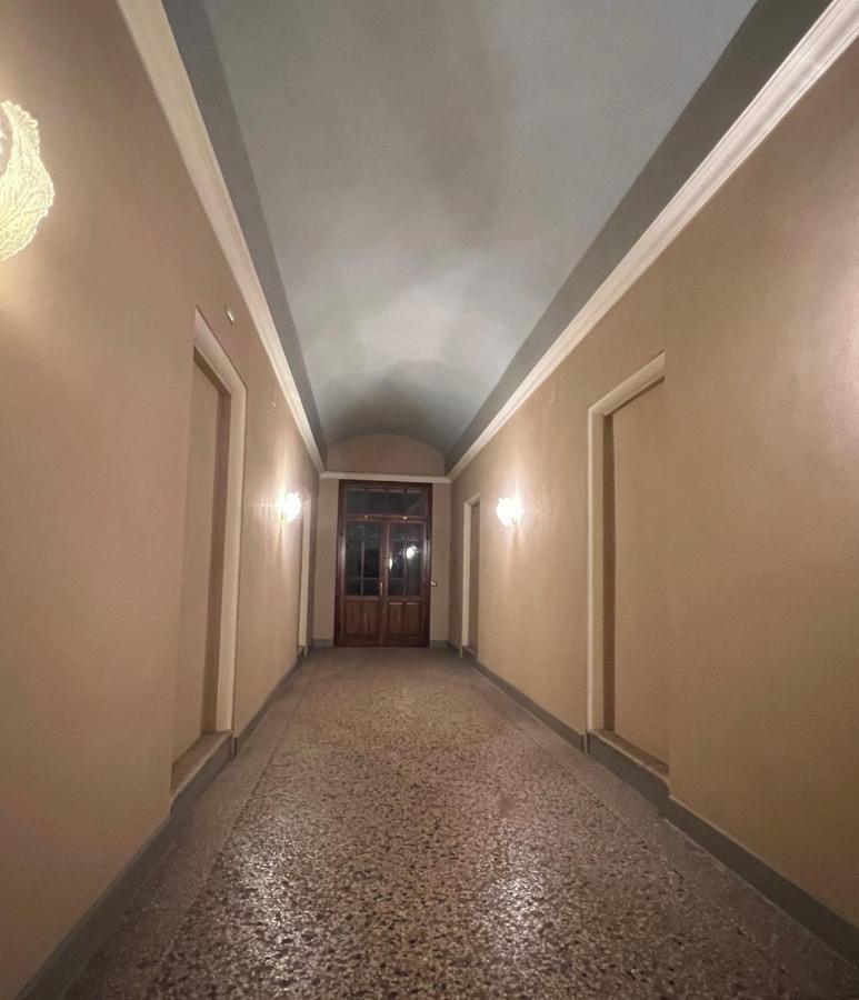 Grande Stanza Matrimoniale In Palazzo Signorile Apartment มิรันโดลา ภายนอก รูปภาพ